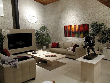 Living Room 1Web Optomized R1